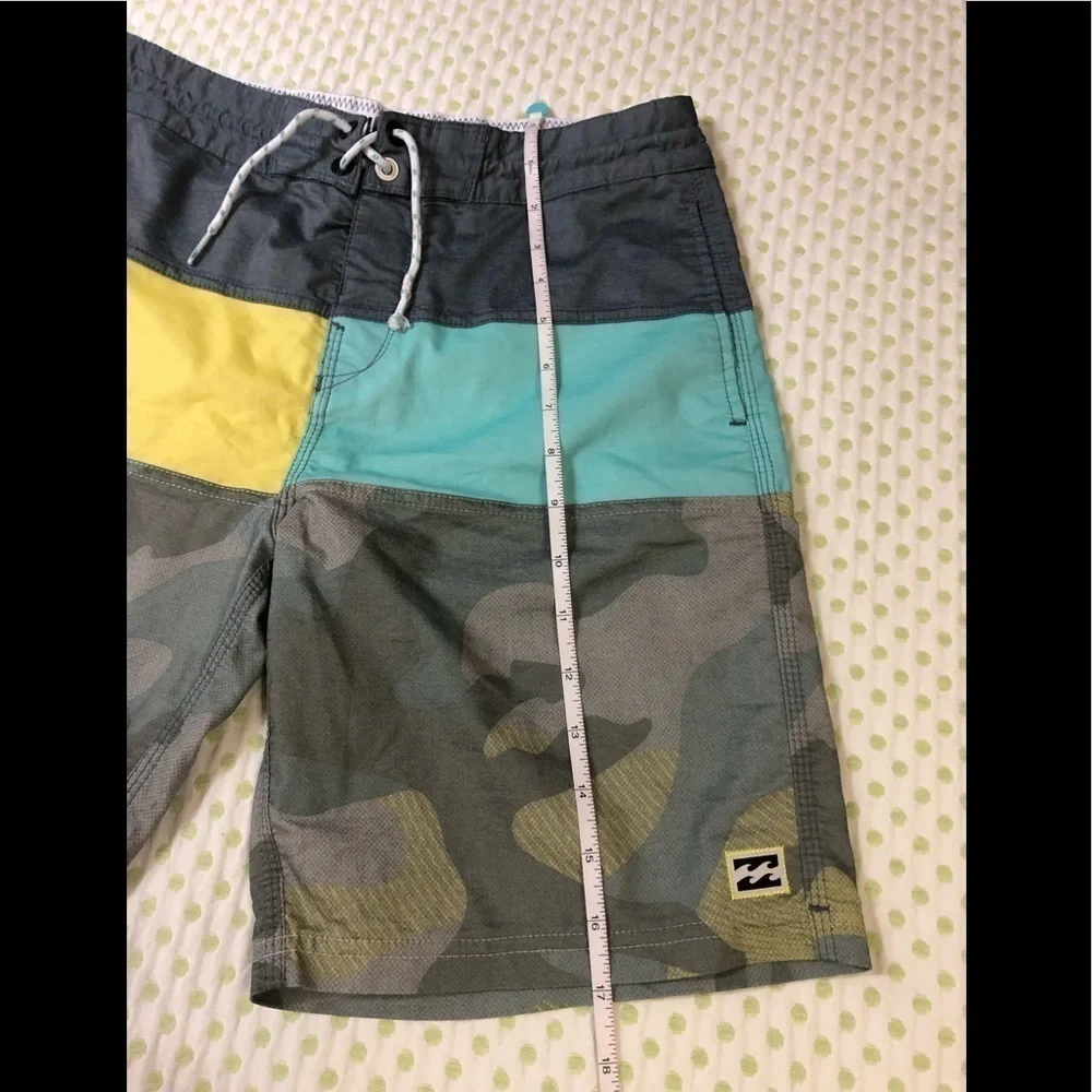 BILLABONG MENS SWIM TRUNKS SIZE 27 CAMO/YELLOW